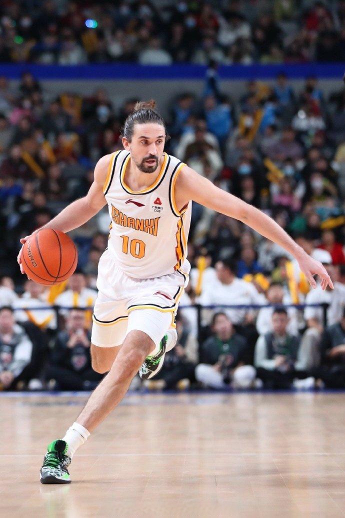 风云突变！拜仁慕尼黑清晨官宣签约，CBA常规赛版图或变，管理层满意，阵容厚度经受考验