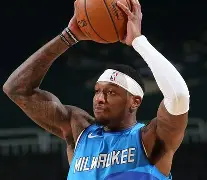 CBA季后赛今晨走向成谜，密尔沃基雄鹿手感冰凉，管理层满意，更衣室氛围转暖